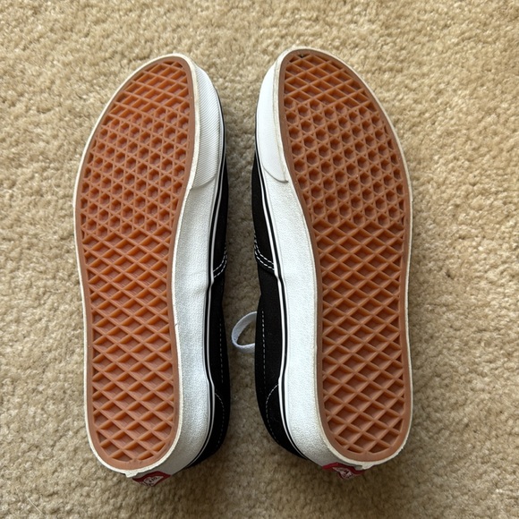 VANS - Picture 3 of 4
